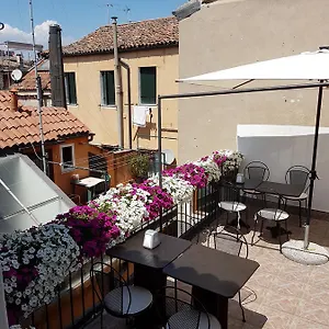 https://al-portico-guest-house.hotelslidodijesolo.com