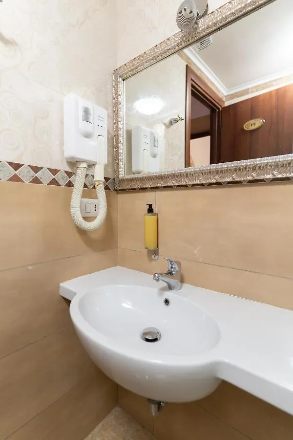 Korean Sonata Rom Hotell